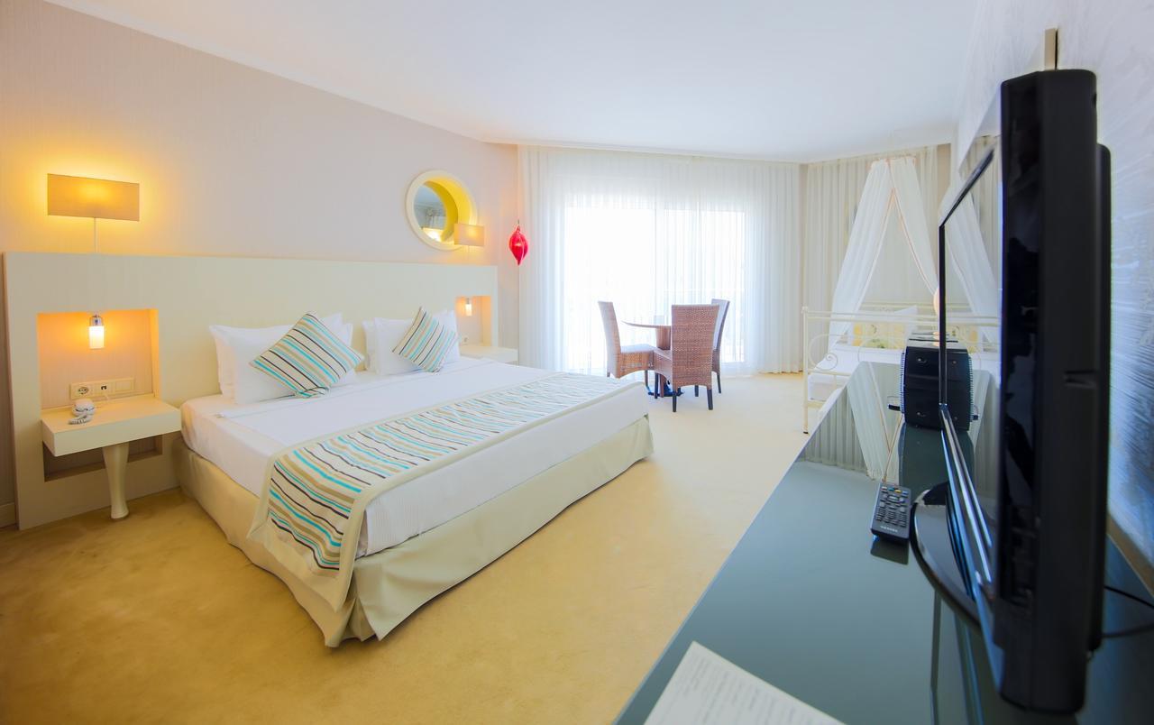 Sisus Hotel Çeşme エクステリア 写真